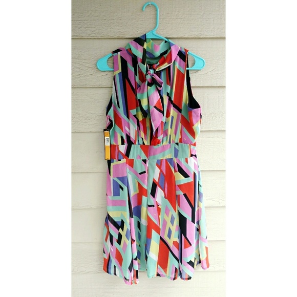 ILE New York Colorful Mod Sleeveless Dress - Picture 2 of 8